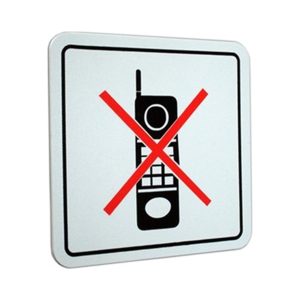 İzmir Fırça 12x12 Cm Sembol Dikkat Cep Telefonu Yasak Pvc Tabela İz-552258 Diğer